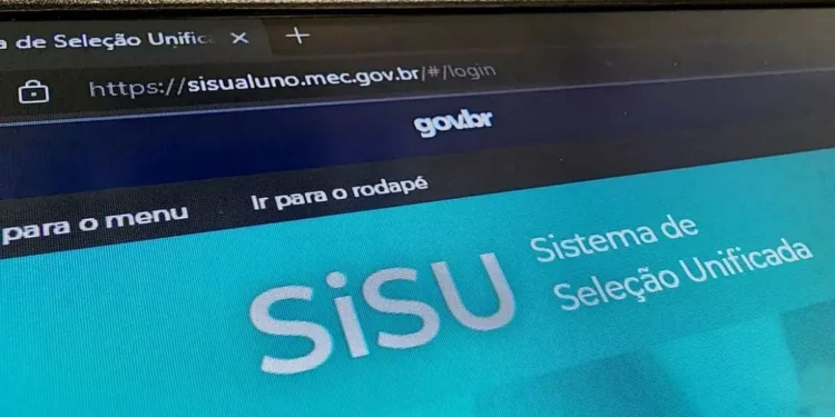 MEC abre consulta ao Sisu+ e tenta atacar um problema antigo das universidades: vagas que ficam vazias