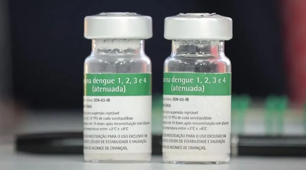 Vacina da dengue é suspensa para investigação, mas especialistas reforçam segurança do imunizante