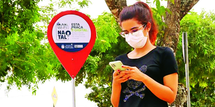 Wi-fi gratuito em praças e parques avança em Natal, mas desafio será transformar lei em conexão real