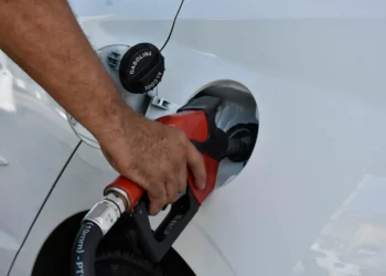 Refinaria Clara Camarão aumenta preço da gasolina e diesel pela segunda semana seguida