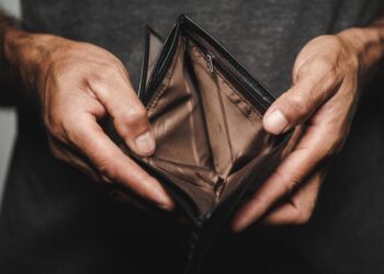 Estado atrasa mais de R$ 100 milhões e crise fiscal já ameaça serviços nos municípios do RN