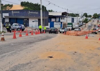 Obras de drenagem alteram trânsito e itinerário de ônibus na zona Oeste de Natal