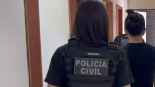 Mulher é presa suspeita por estupro de vulnerável contra uma adolescente da mesma família em Parnamirim