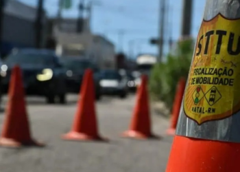 Obras deixam apenas uma faixa liberada na Av. Jerônimo Câmara a partir de segunda