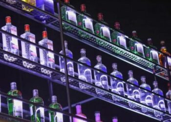 Boate de Natal é notificada após denúncias de adolescentes consumindo álcool no local