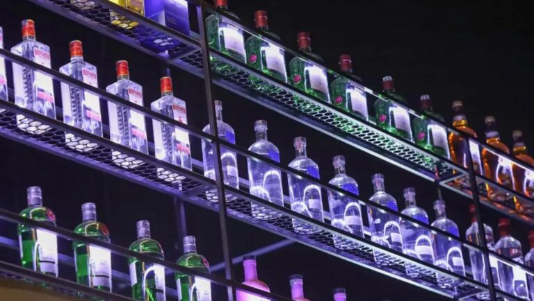 Boate de Natal é notificada após denúncias de adolescentes consumindo álcool no local