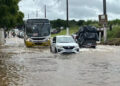 Lagoa de Extremoz volta a transbordar e água invade pista na Grande Natal