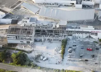 VÍDEO: Terremoto de magnitude 7,1 provoca explosão, incêndios, derruba shopping e deixa mortos no Japão
