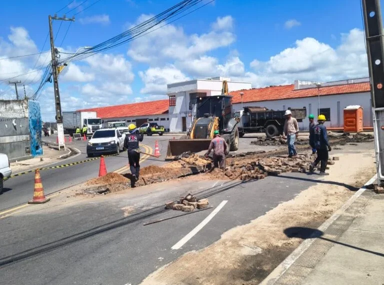 VÍDEO: Obra da Caern altera trânsito no Canto do Mangue e deve durar três semanas
