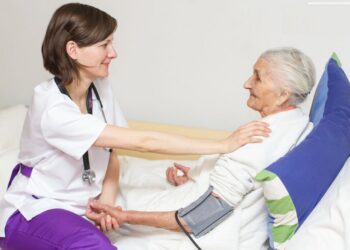 Pesquisa da UFRN recruta idosas para estudo sobre osteosarcopenia