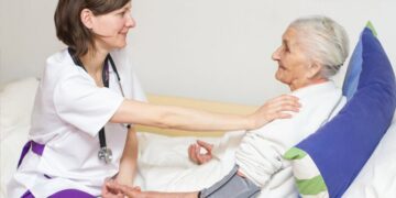 Pesquisa da UFRN recruta idosas para estudo sobre osteosarcopenia