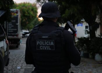 Esquema de óleo automotivo desviado leva Polícia Civil a casal e pais de suspeito na Grande Natal após prejuízo de R$ 300 mil