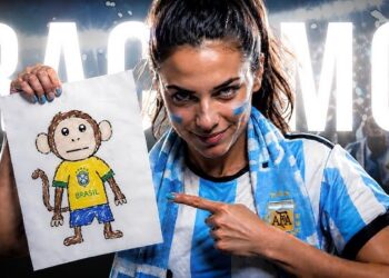 Ataques racistas na Copa revelam um paradoxo: o racismo cresce enquanto o discurso antirracista vira estratégia de mercado