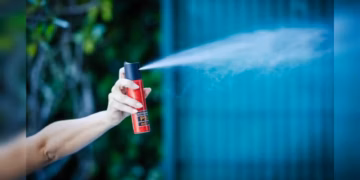 Começa a valer lei que autoriza venda de spray de pimenta para mulheres; veja regras