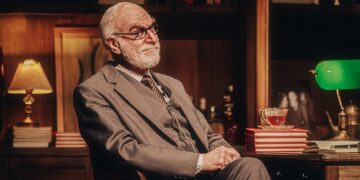 Espetáculo “A Última Sessão de Freud” volta a Natal em duas apresentações no Teatro Riachuelo