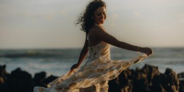 Cantora Dani Cruz realiza circulação do show do seu primeiro álbum “Canto de Sol”