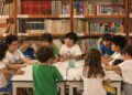 80% das escolas brasileiras já discutem impactos das telas na saúde mental
