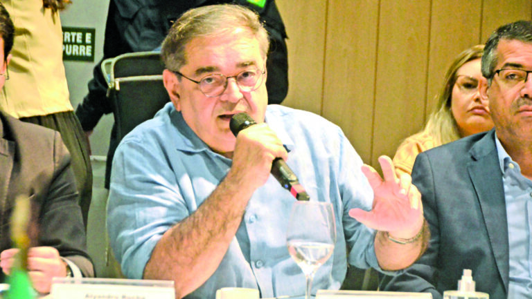 TRE manda PF investigar possíveis crimes em pesquisa que colocou Álvaro em 1º no RN