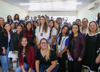 Agosto Lilás: Parnamirim inicia ações de conscientização sobre violência contra a mulher nas escolas