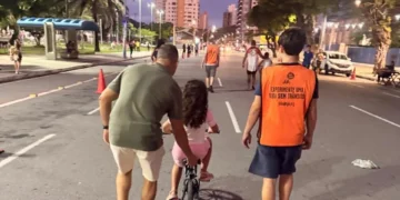 Projeto Bike Anjo ensina crianças e adultos a pedalar em Natal