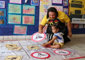 Agosto Verde: crianças do CMEI Maria Leonor participam de ação educativa sobre trânsito em Parnamirim