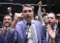 TSE restabelece filiação de Flávio Bolsonaro ao PL