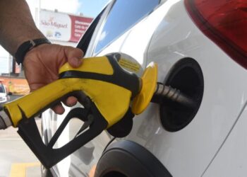 Gasolina da refinaria potiguar sobe 53% no ano e sai R$ 1,31 acima do preço médio da Petrobras