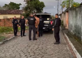 VÍDEO: Operação prende 14 investigados por roubos de veículos e extorsões na Grande Natal