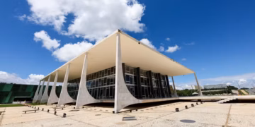 STF retoma trabalhos nesta segunda com pauta polêmica e expectativa sobre Código de Ética