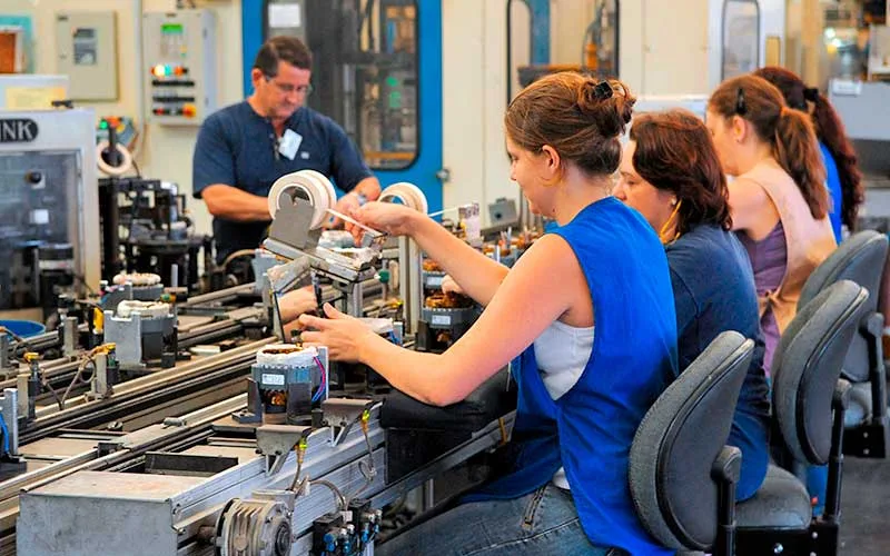 Setor de serviços movimenta mais de R$ 24 bilhões e emprega mais de 178 mil pessoas no RN em 2024