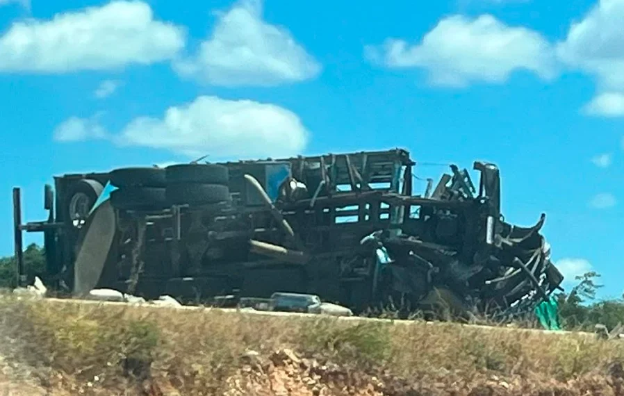 Colisão frontal entre caminhão e carro deixa motorista morto no Oeste do RN