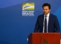 Fake news contra Lula rende bloqueio de contas a Fábio Faria
