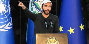 O que o “modelo Bukele” omite quando vira slogan eleitoral no Brasil