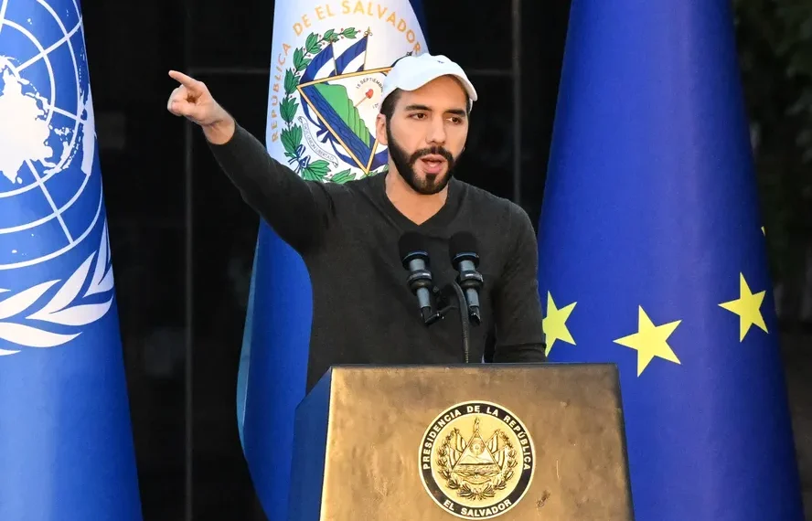 O que o “modelo Bukele” omite quando vira slogan eleitoral no Brasil