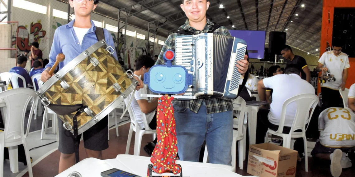 Mais de 800 alunos do RN disputam Olimpíada de Robótica em Natal