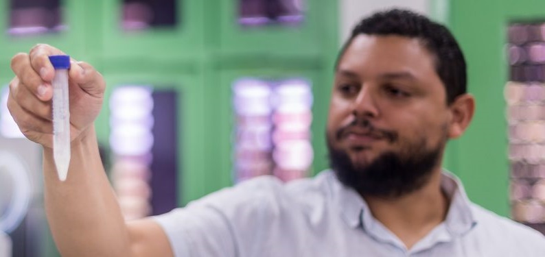 Estudo com apoio da UFRN apresenta composto para combater corrosão e incrustações na produção de petróleo