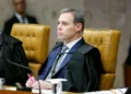 Mensagens revelam encontro entre Vorcaro e Mendonça; ministro diz que atuação foi contrária ao Master