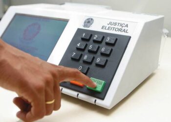 A política não salvará o Brasil