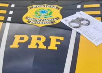 Vídeo mostra foragido por estupro no RN sendo preso em ônibus na Fernão Dias, em MG