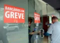 Vídeo: Bancários do RN encerram greve no Banco do Brasil e mantêm paralisação na Caixa