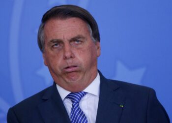 Financial Times chama clã Bolsonaro de “radical e disfuncional” e compara aos Trump
