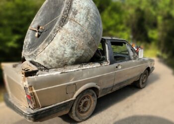 Alambique roubado de engenho é encontrado dentro de carro abandonado na zona rural de Ceará-Mirim