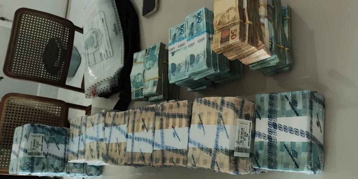 PF apura possível caixa dois eleitoral e apreende R$ 1,5 milhão durante operação em Natal