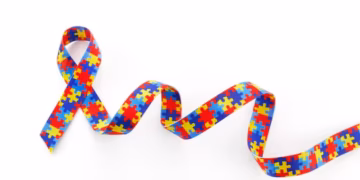 Diagnósticos de autismo crescem, mas ciência ainda busca explicar por quê