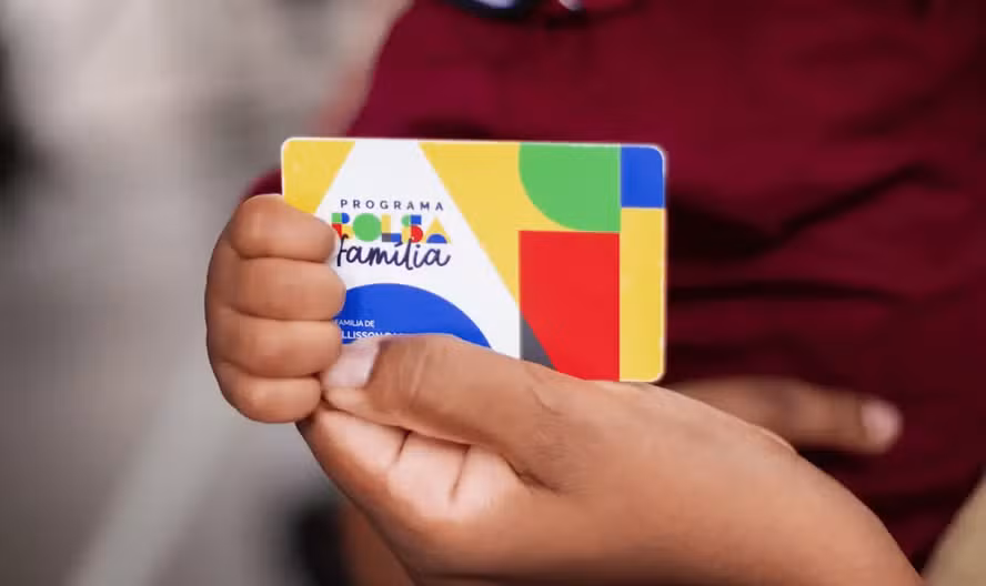 Bolsa Família sobe a R$ 691 sob pressão eleitoral e fiscal
