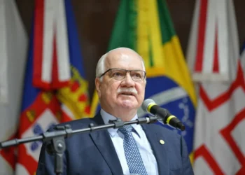 Fachin diz que analisará fatos sobre Moraes e promete “medidas cabíveis”