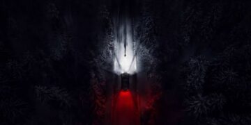 Resident Evil aposta num terror cômico com elementos singulares do jogo
