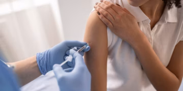 Vacinas protegem além da infecção e estudos revelam benefícios inesperados