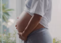Baixa vacinação contra gripe e covid expõe gestantes a riscos evitáveis