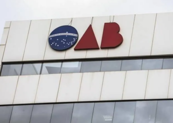OAB nacional pede rigor do STF e regionais defendem afastamento de Moraes